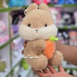 عروسک خرگوش هویج به دست b